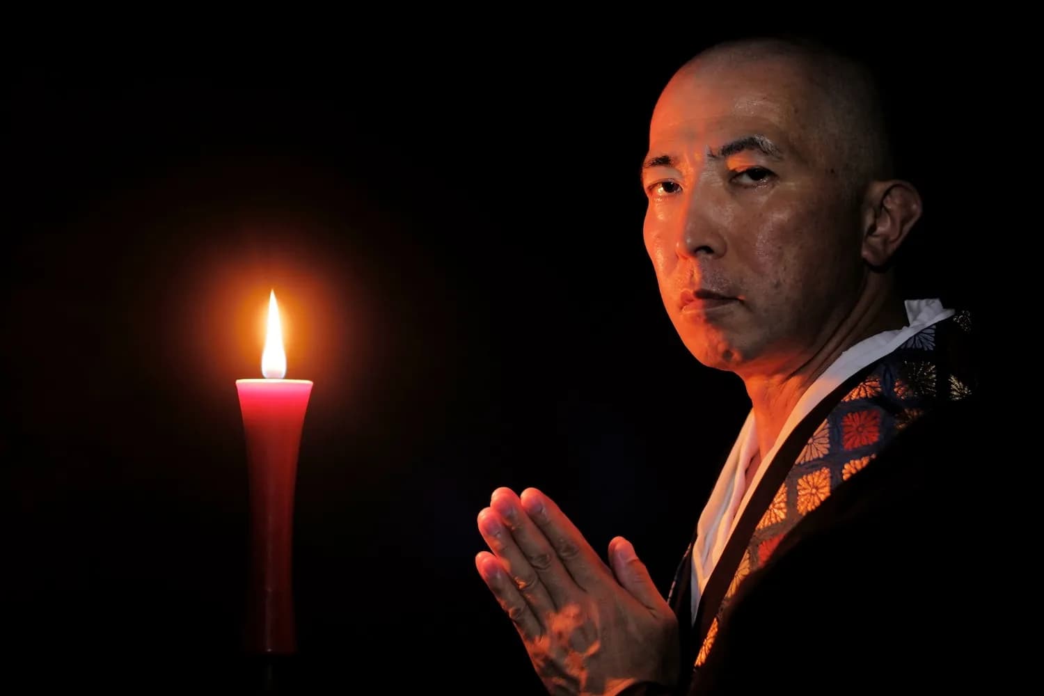 無宗教の葬儀をしたらお墓に入れませんか
