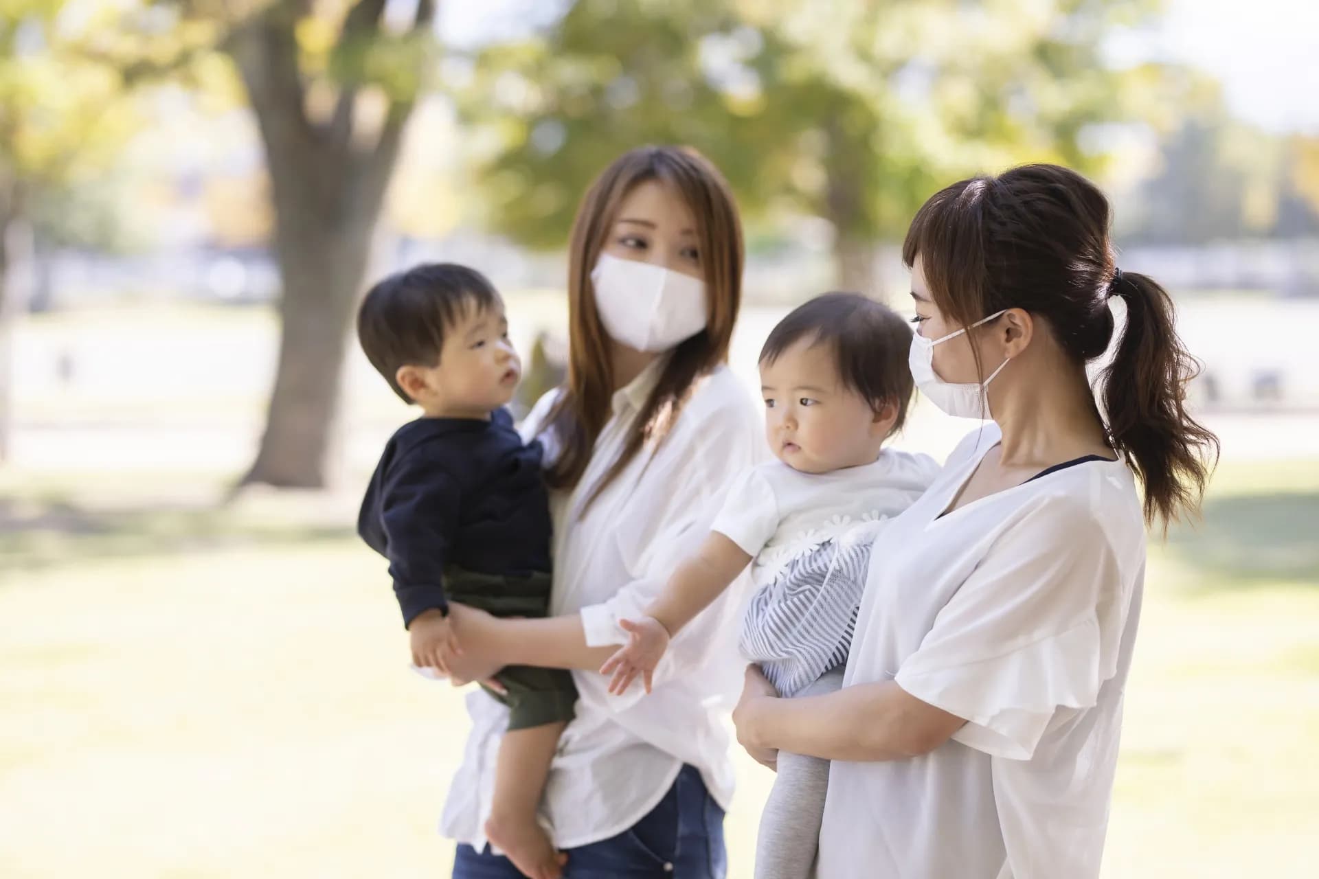お子さんを亡くした友人宅に行く際、子ともを亡くした友人宅に同い年の子供を連れていく？