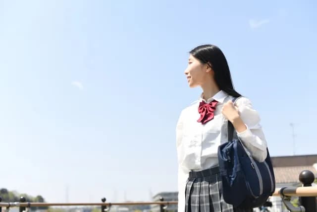 落合第一地域センターって、高田馬場駅から歩ける距離？