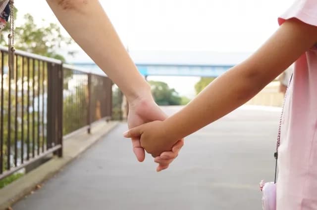 先ほど母が亡くなりました。今からお願いできる葬儀社を知りたいです。