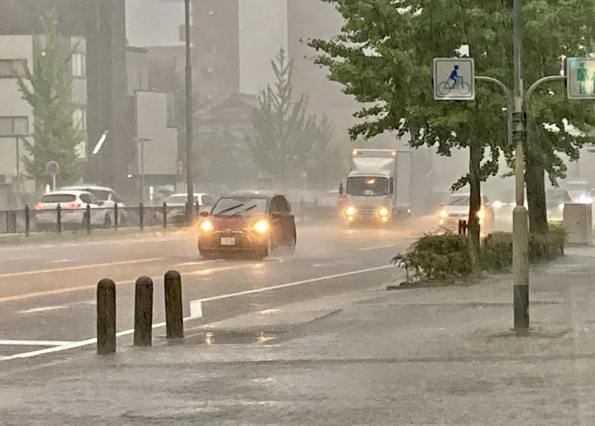 台風がくるのに、葬儀をやるって非常識じゃないですか？