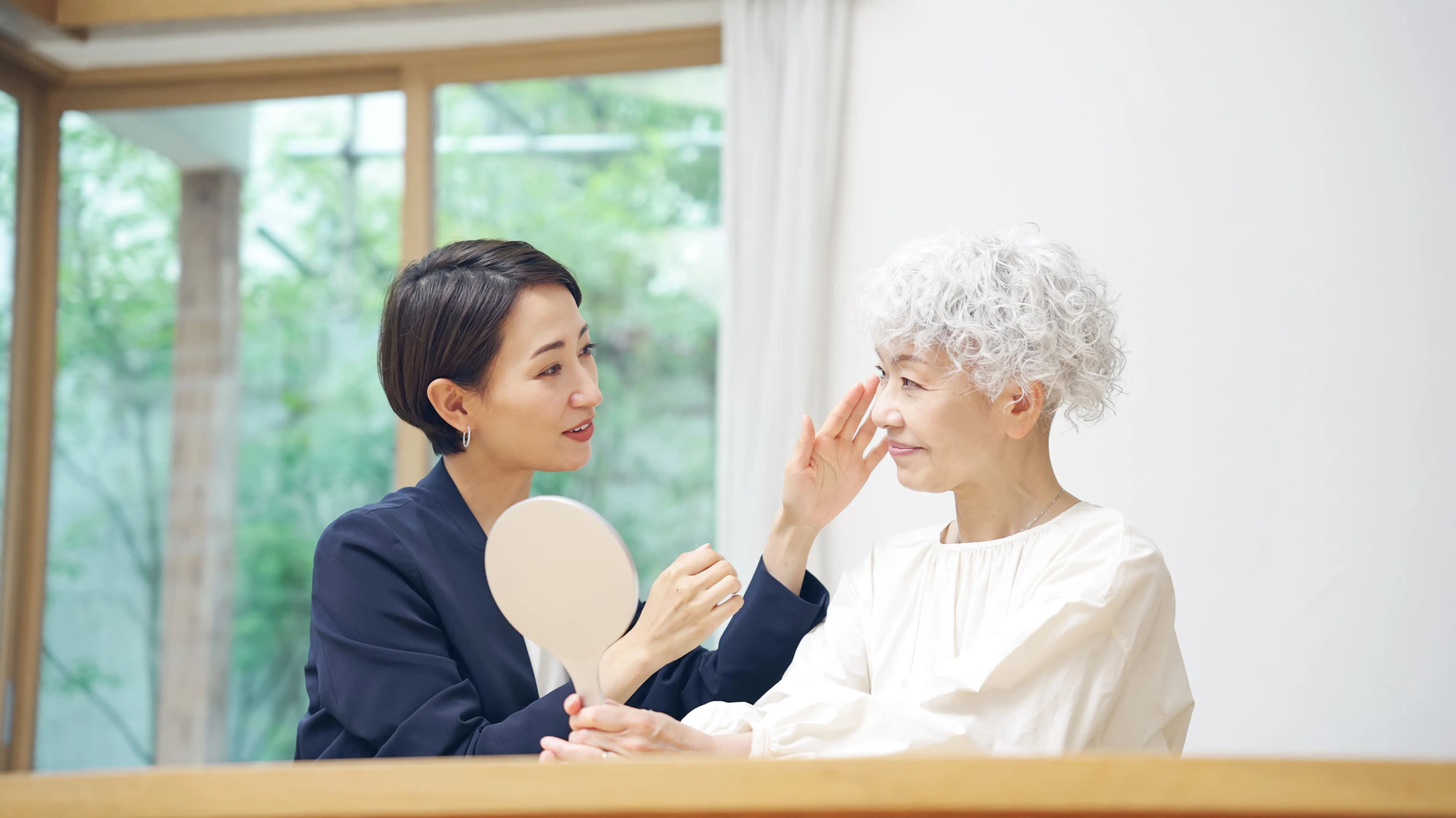 故人のラストメイクを親族でおこなう事はできますか？