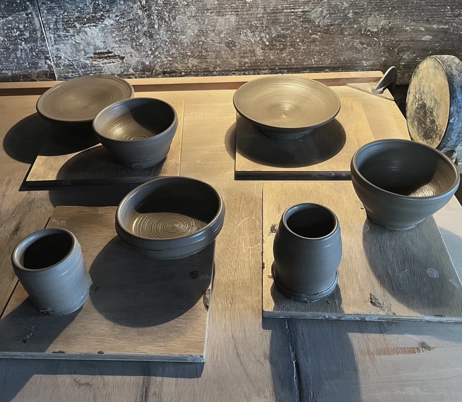 故人手作りの工芸品を香典返しに使いたいのですが重すぎでしょうか？